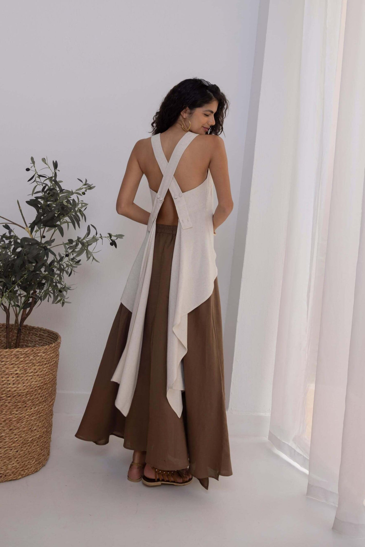 Duna backless Cross Linen Top