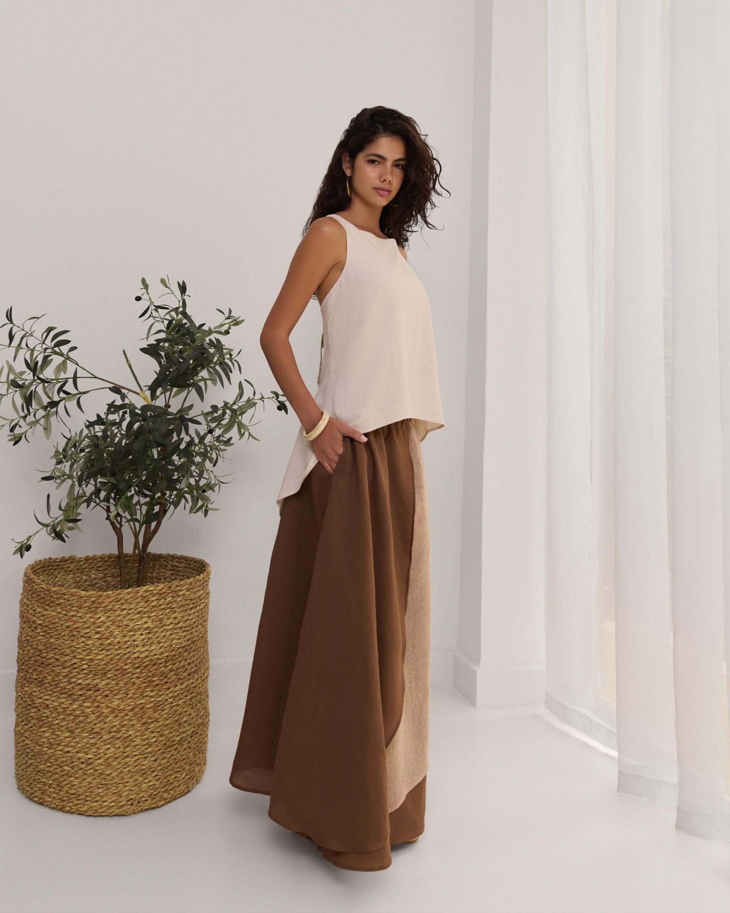 Duna backless Cross Linen Top