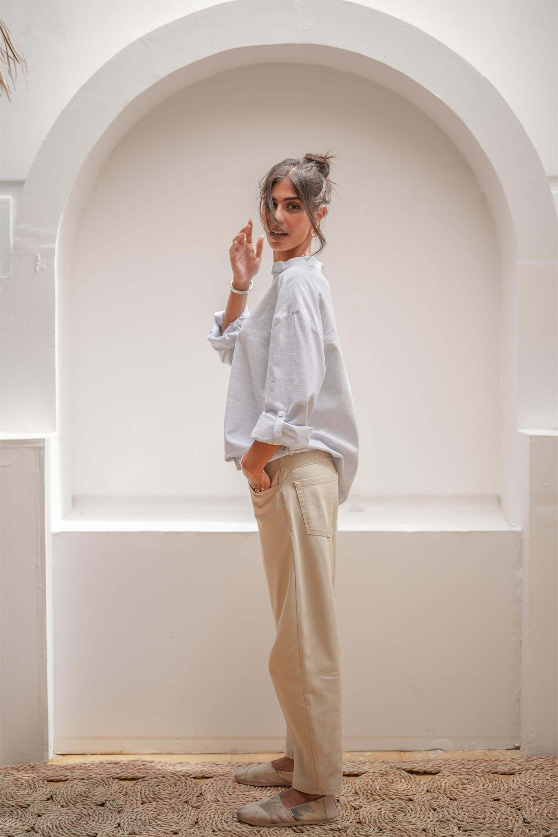 Airy Mid-Rise Barrel Jeans Beige